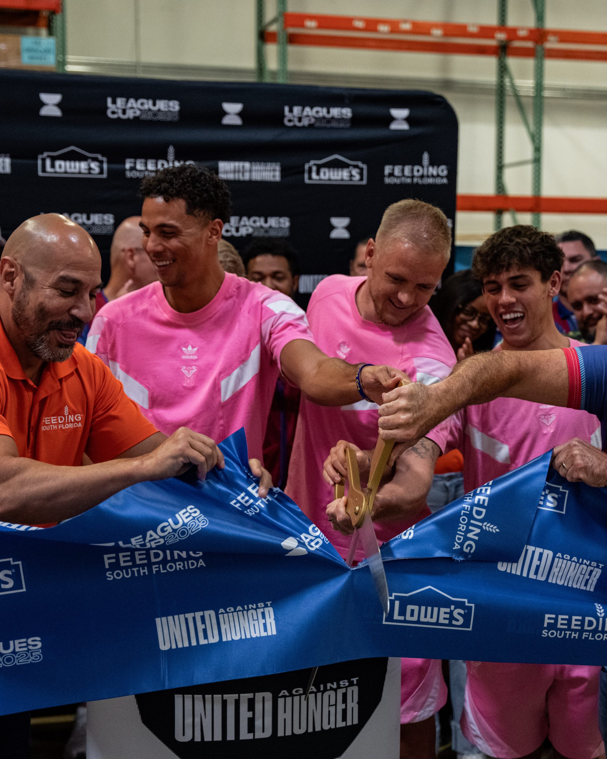 Copa de las Ligas, Inter Miami CF y Lowe's se unieron a la dieta del sur de Florida para revelar la distribución de la distribución de alimentos renovados en Pembroke Park, Florida en Florida, en Florida.