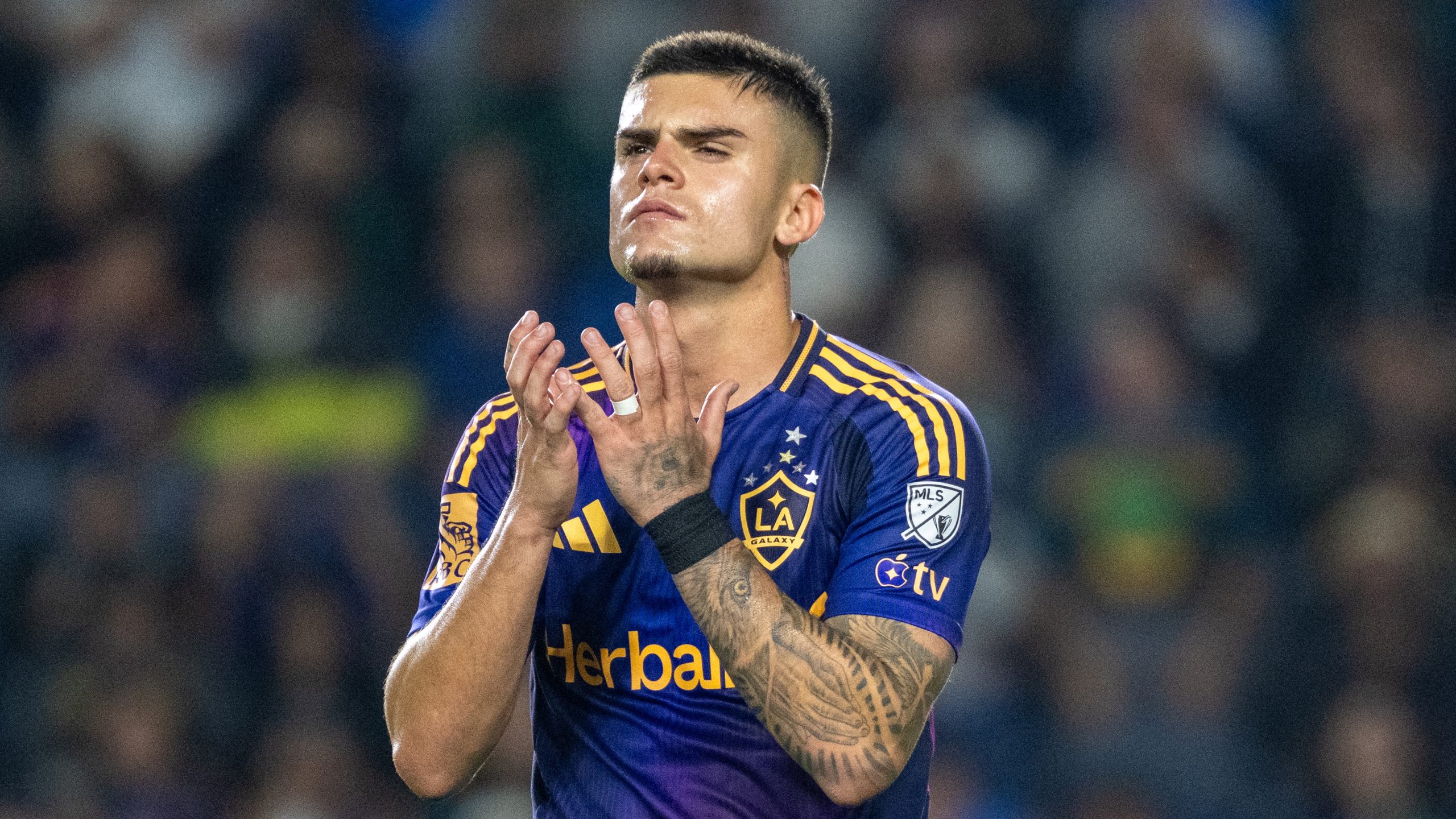 Gabriel Pec, La Galaxy, multado por el Comité Disciplinario de la MLS