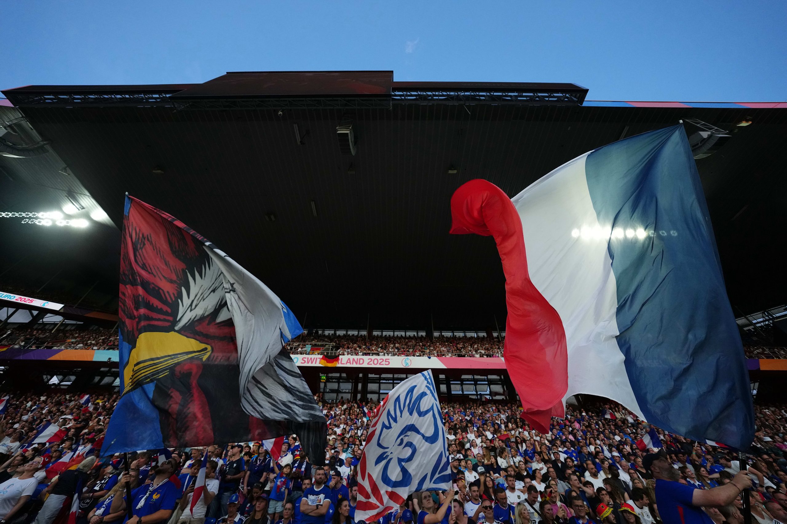 Francia de fanáticos contra Alemania.