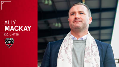 DC United Parte Wations con el director gerente Ally Mackay