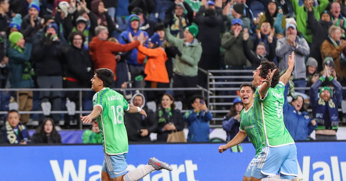 Obed Vargas anota dos veces y Sounders venció 4-2 a Minnesota United para extender la serie