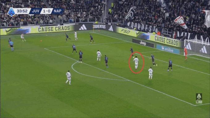 Weston McKennie contra Nápoles