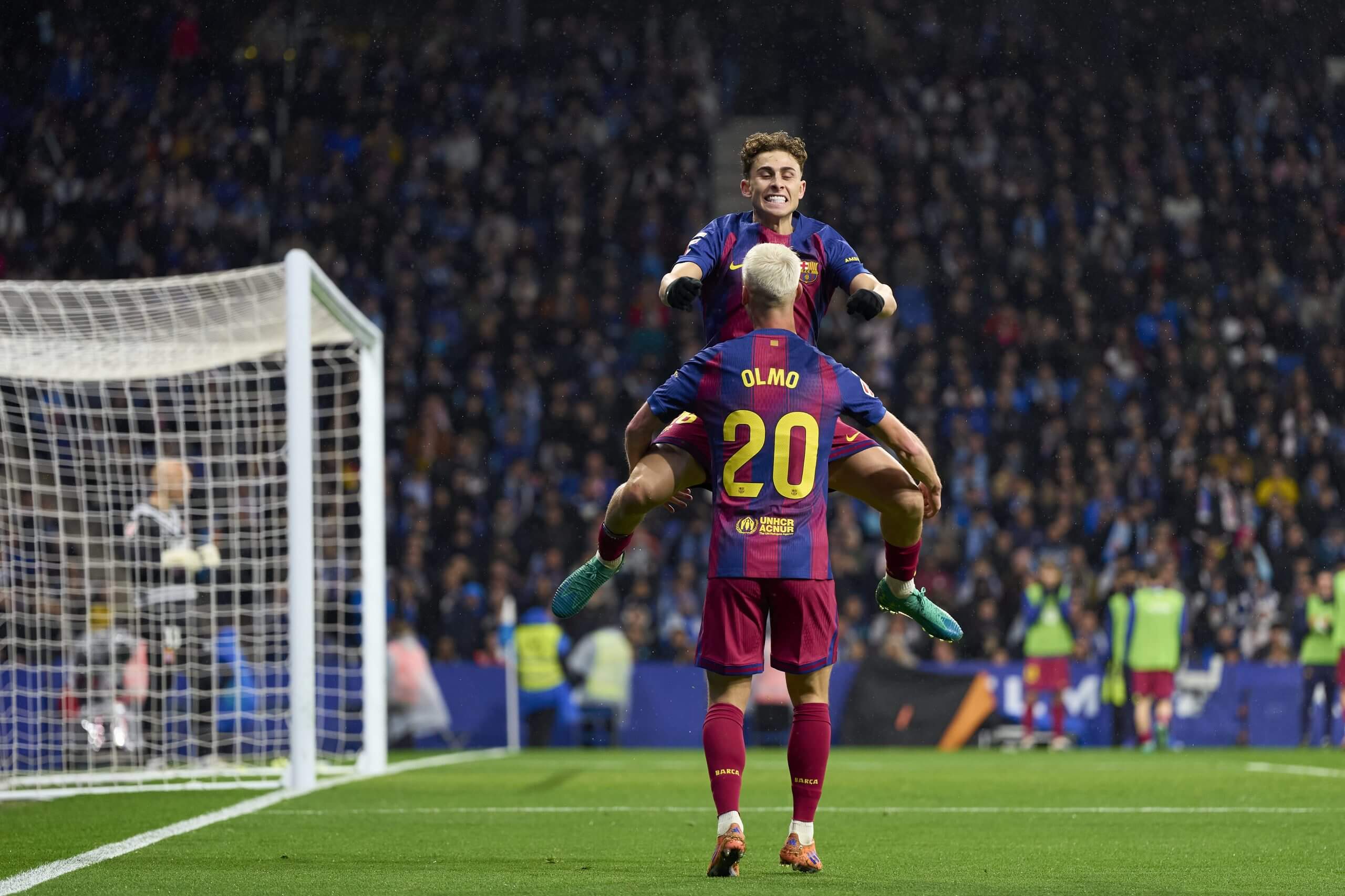 Fermín y Olmo celebran su victoria ante el Espanyol en enero.