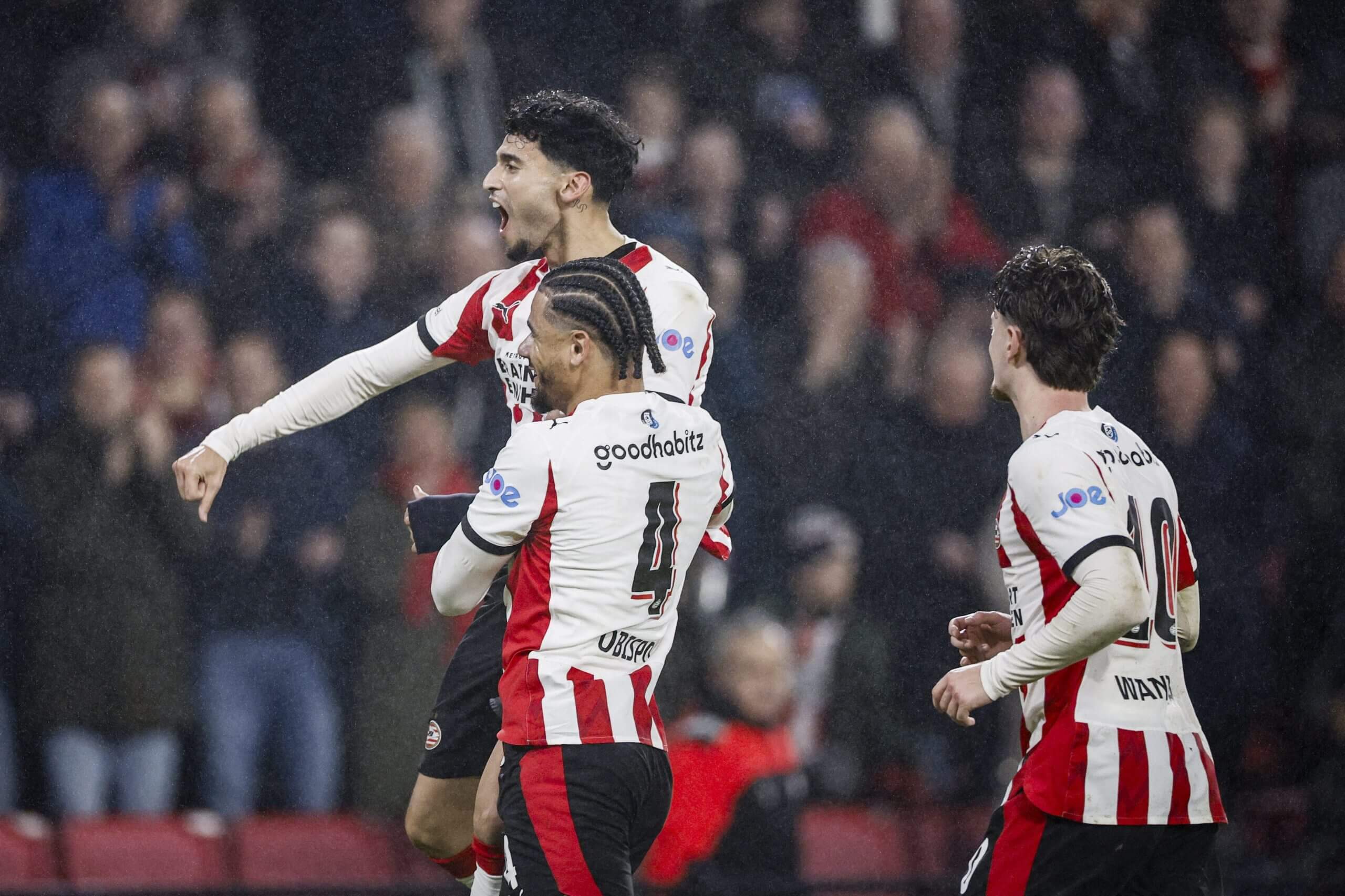 Ricardo Pepi celebra marcar el tercer gol de su equipo 