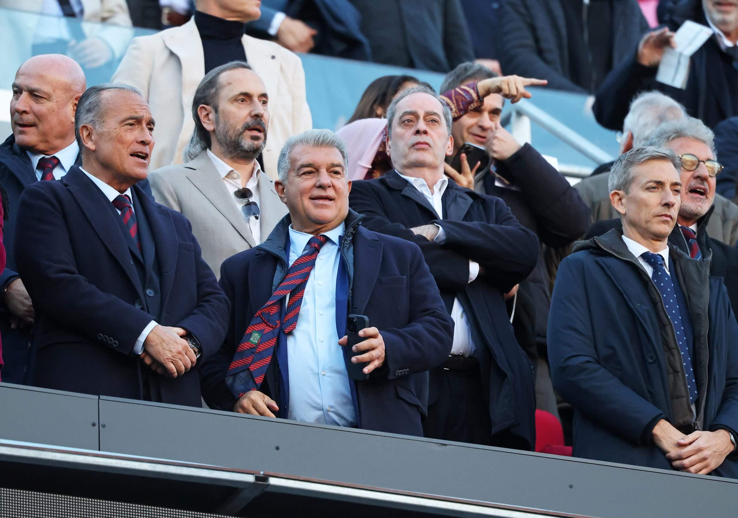 Dentro de Barcelona: Laporta contempla un nuevo mandato cuando comienzan las elecciones. Además: Bernal está de vuelta