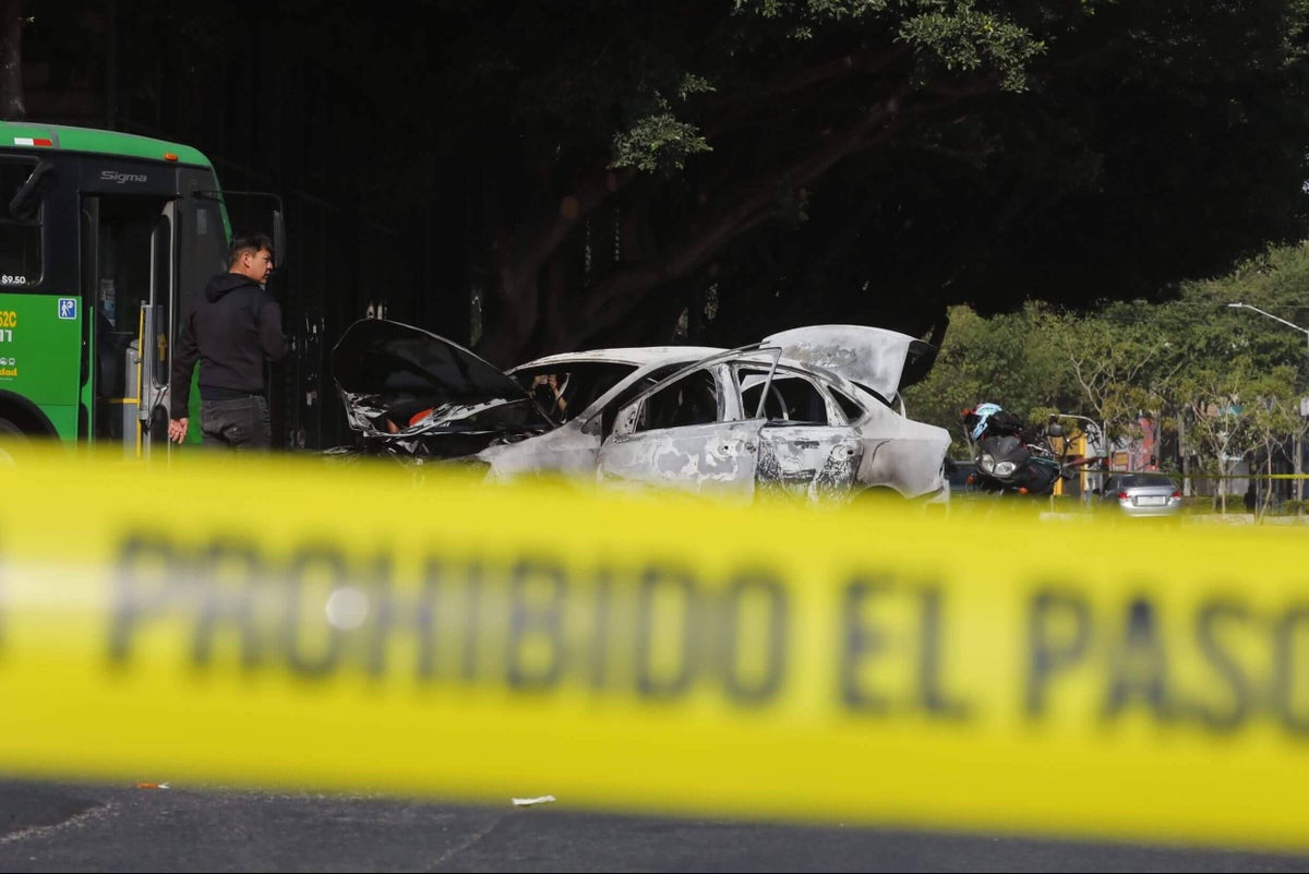 Disturbios en la ciudad sede del Mundial 2026 en Guadalajara tras el asesinato del narcotraficante El Mencho Felipe Cárdenas en México16