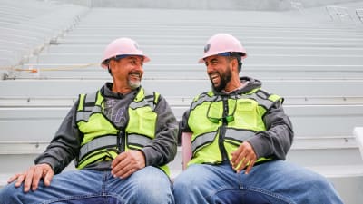 Haciendo crecer un sueño: primeros asientos instalados en Miami Freedom Park y presentados a los miembros de abonos de temporada