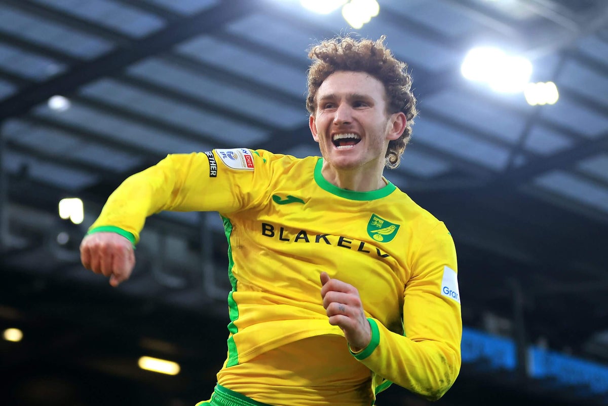 Josh Sargent está en Toronto esperando la 'complicada' saga de transferencias de Norwich Paul Tenorio3