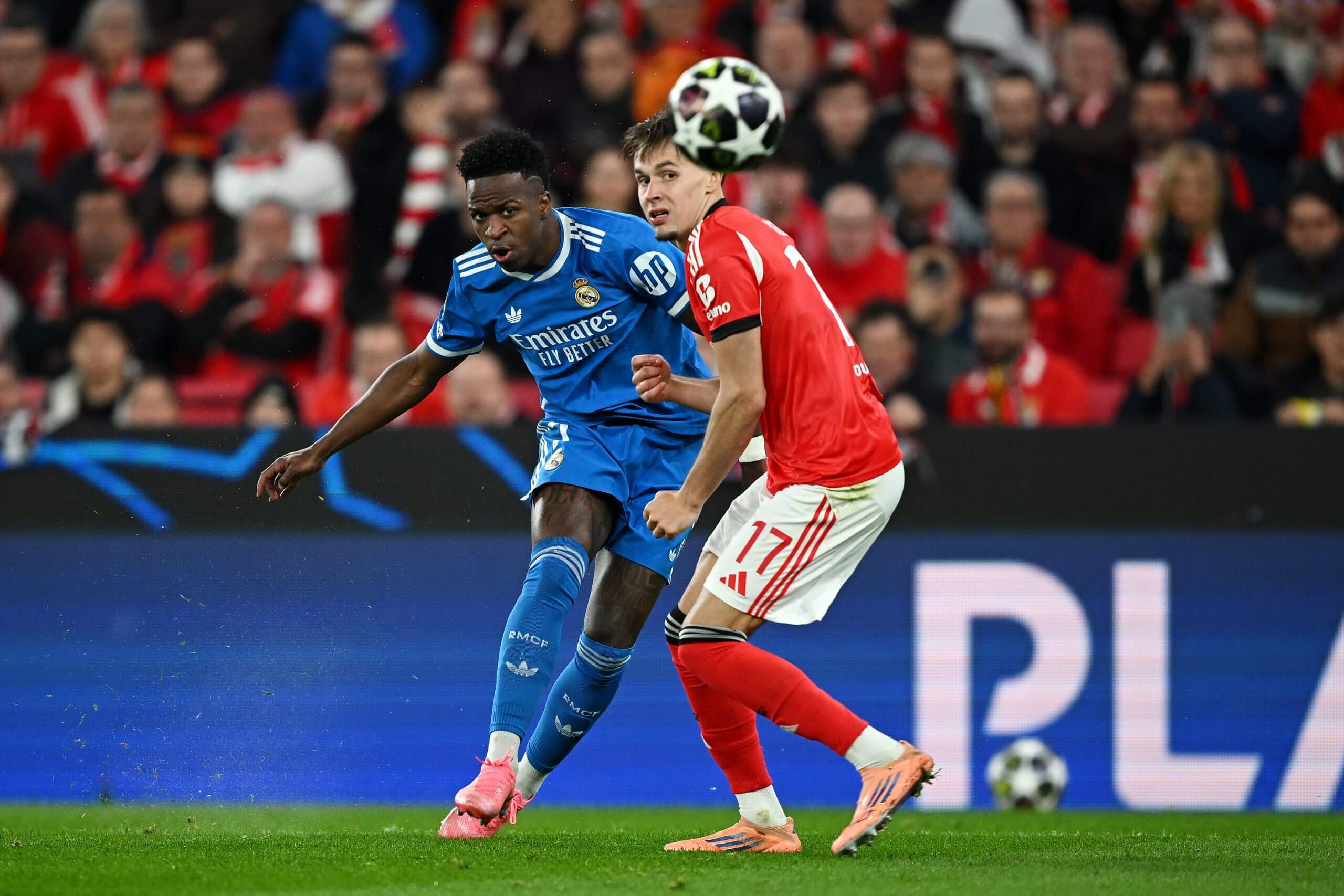 Vinicius Jr del Real Madrid afirmó haber sido abusado racialmente por el jugador del Benfica Gianluca Prestianni - Qué pasó