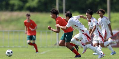 Mira a Cristiano Ronaldo Jr. jugar con Portugal: número familiar, botas CR7 y estilo lánguido