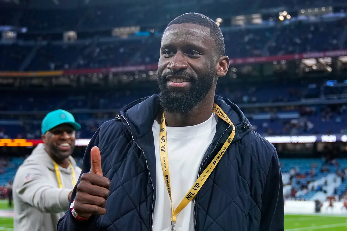 Rudiger critica a los críticos por su estilo agresivo