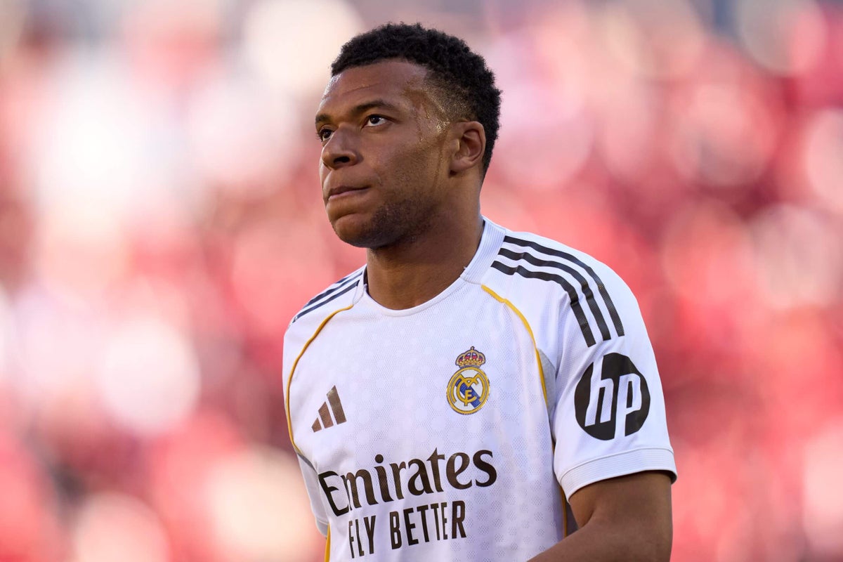 El jugador del Real Madrid Kylian Mbappé tiene un problema en el tendón de la corva y espera regresar para el Clásico contra el Barcelona Guillermo Rai y Mario Cortegan4