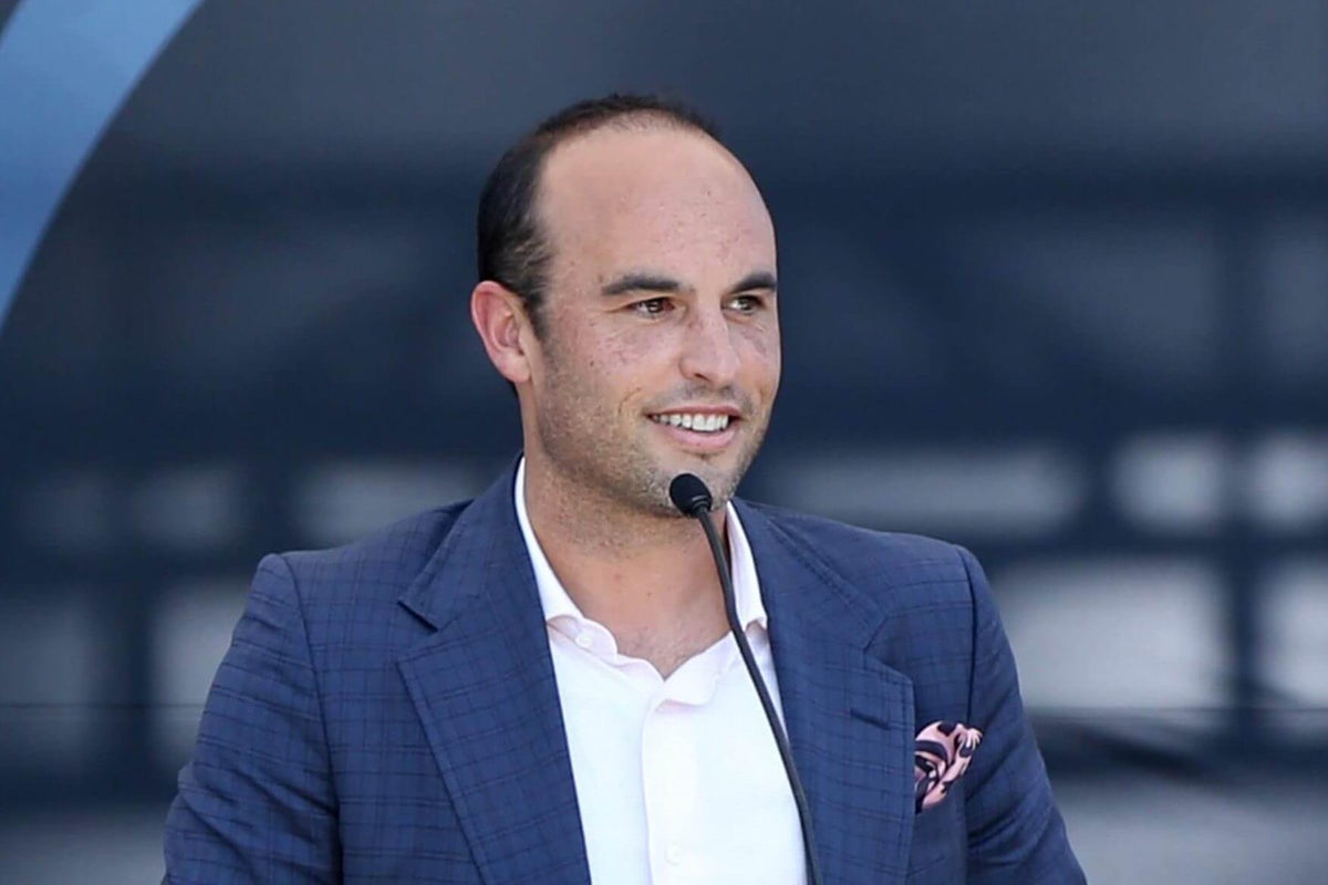Fox Sports presenta su equipo de comentaristas de la Copa Mundial mientras Landon Donovan regresa al aire con Jessica Hopkins y Felipe Cárdenas38