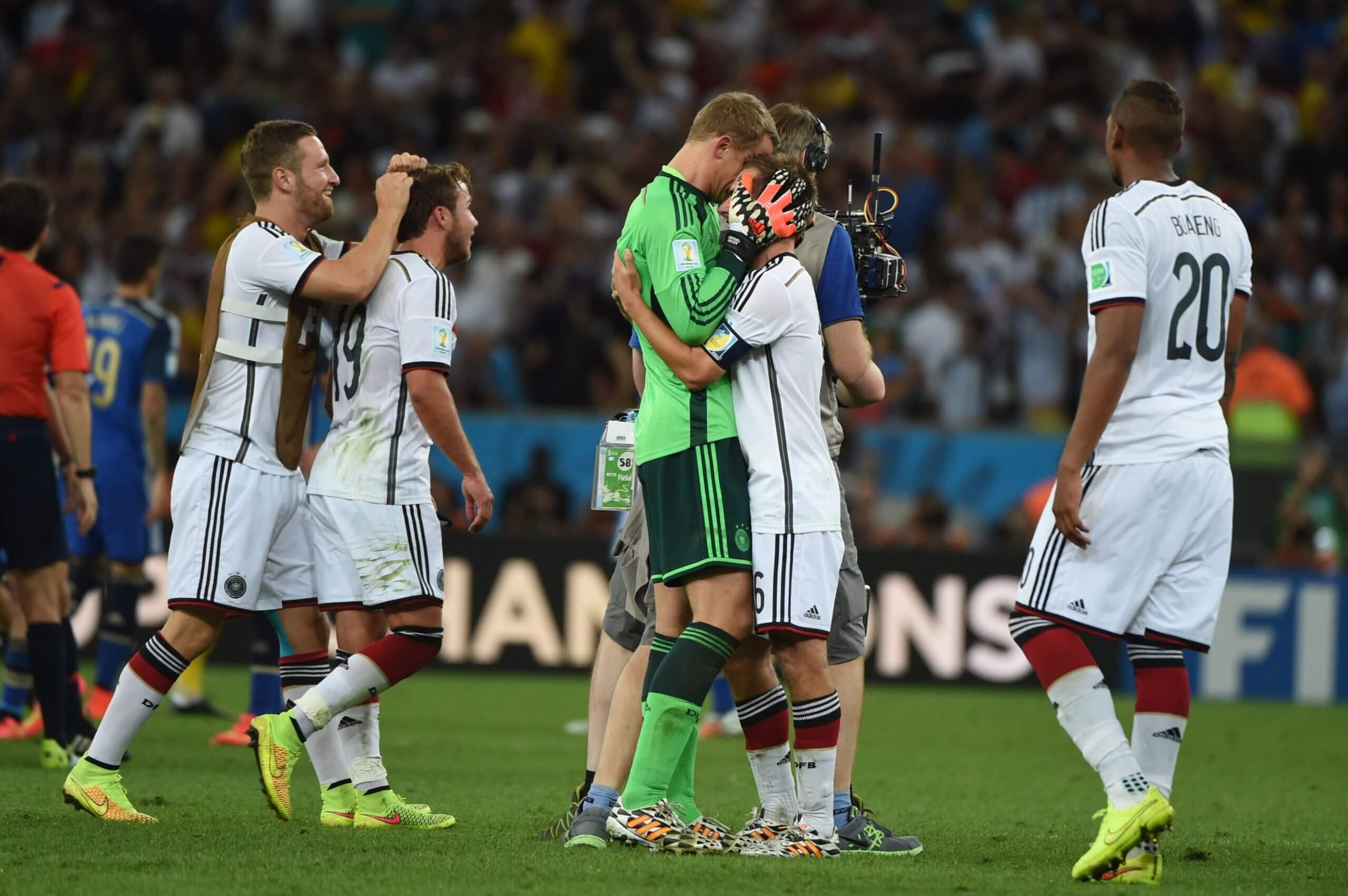 Philipp Lahm : Manuel Neuer est le "grizzly" du Bayern...