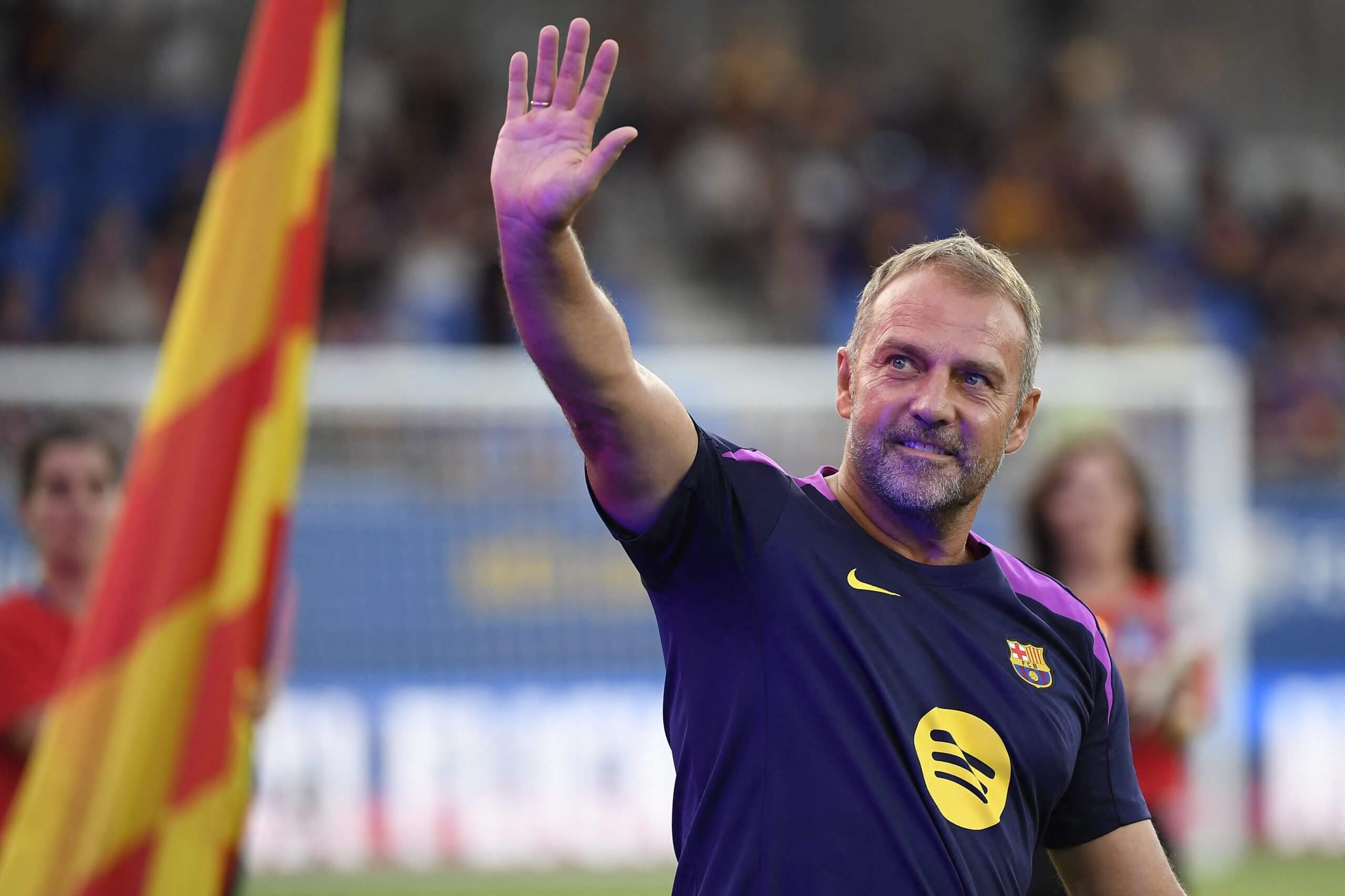 Flick saluda a los aficionados del Barcelona en agosto