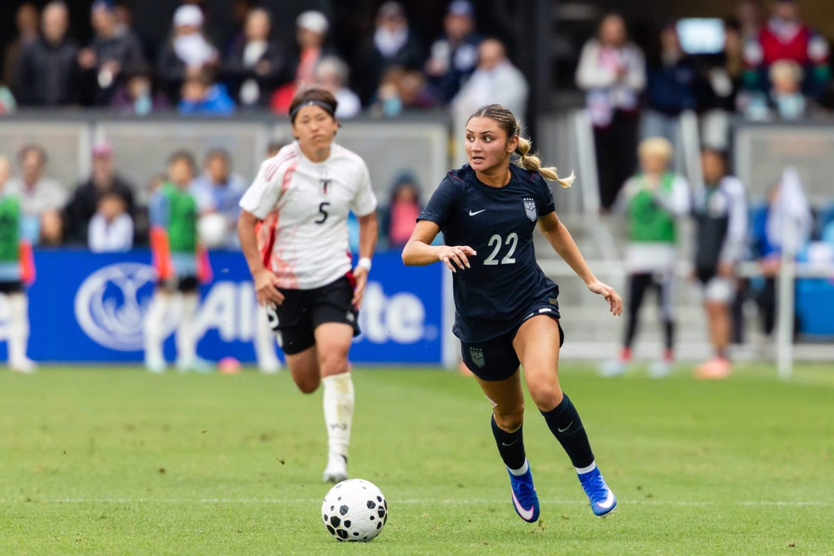 La defensora del USWNT Gisele Thompson encuentra su camino con su hermana Alyssa