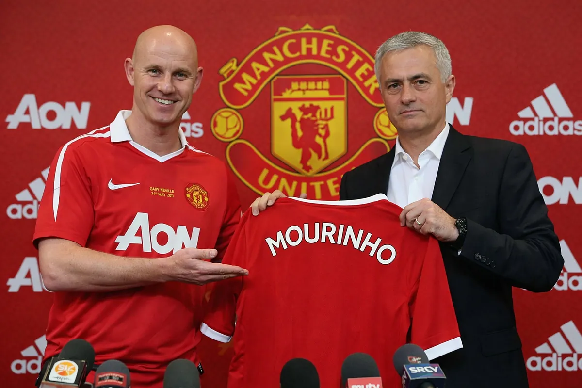 La leyenda del Manchester United pide el regreso de José Mourinho