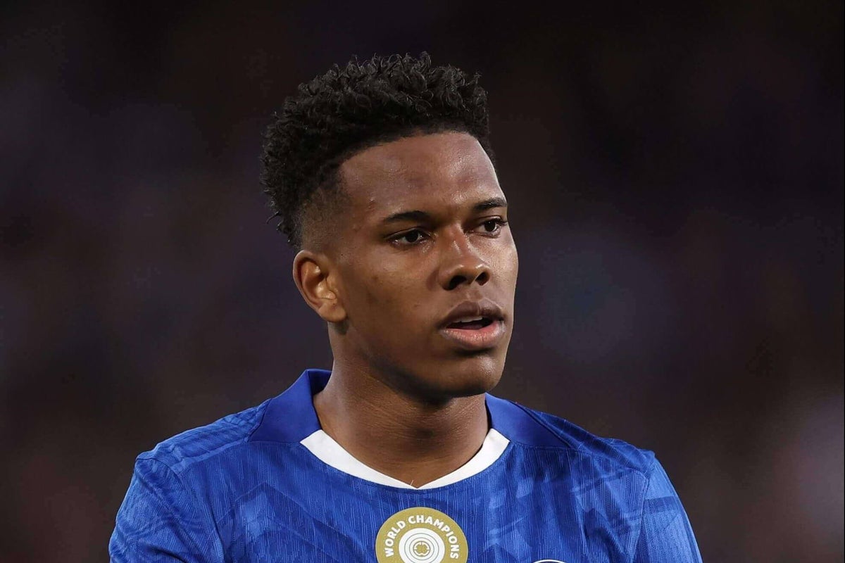 La participación de Esteváo en el Mundial está en serias dudas debido a la lesión isquiotibial del delantero del Chelsea Mario Cortegana y otros38