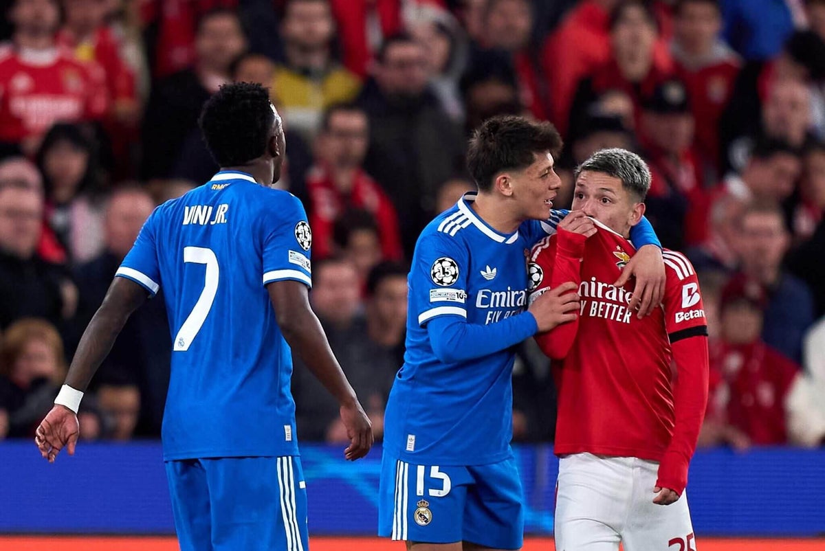 Los jugadores del Mundial que se tapan la boca en los enfrentamientos reciben tarjetas rojasDan Sheldon87