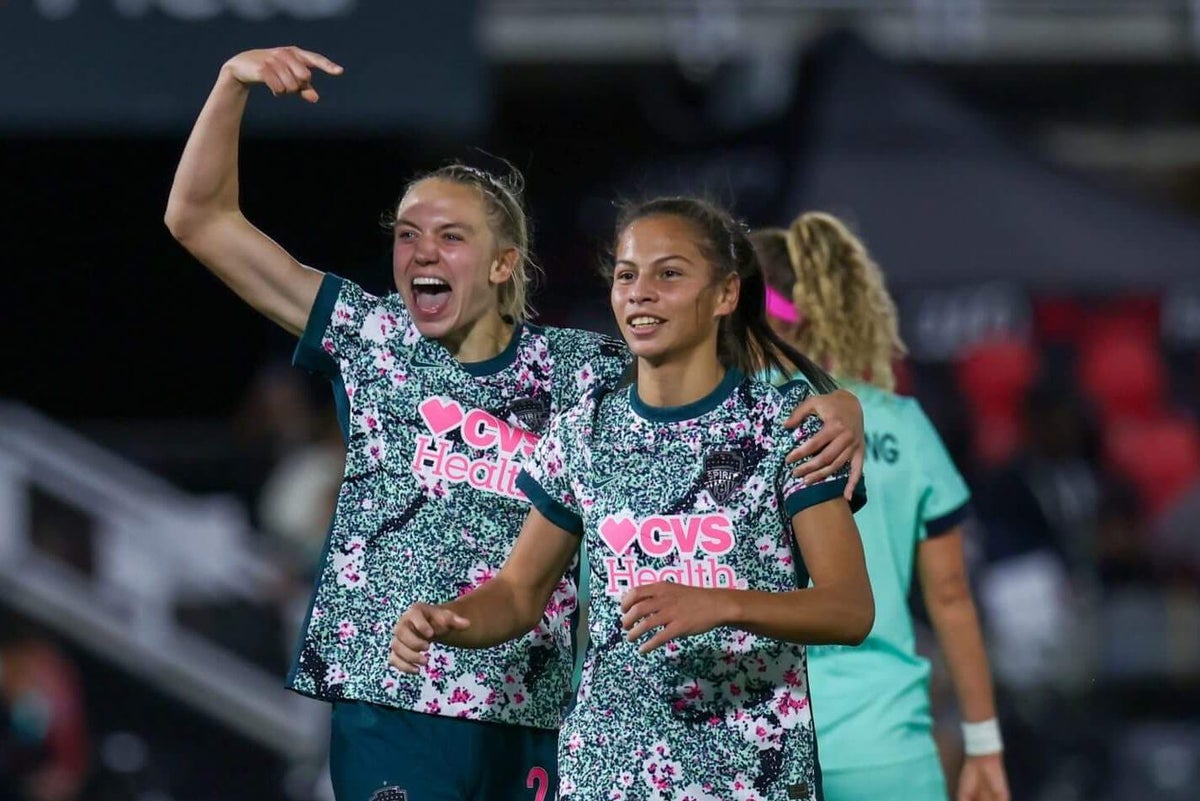 Fútbol en Paraguay: la joven delantera Claudia Martínez 'lista para hacer historia'