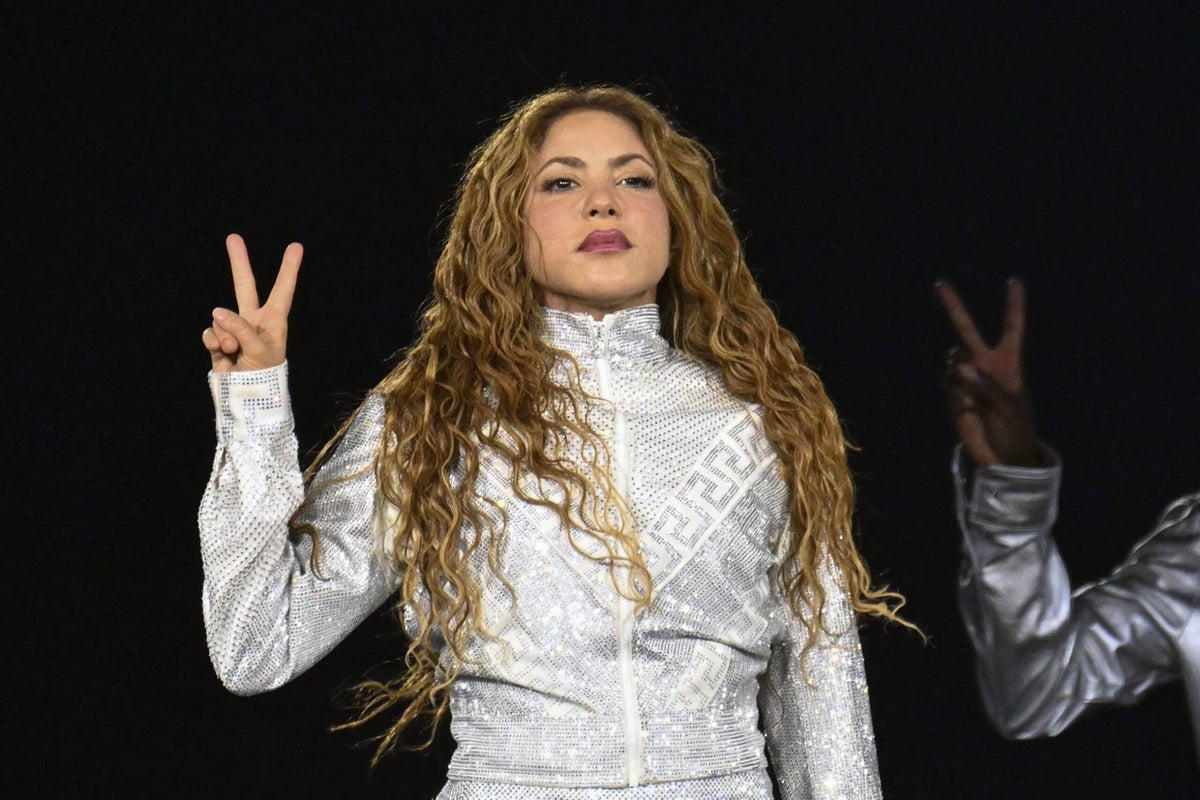 Shakira, Madonna y BTS no cobrarán por el espectáculo del medio tiempo de la final del Mundial Dan Sheldon y Adam Crafton23