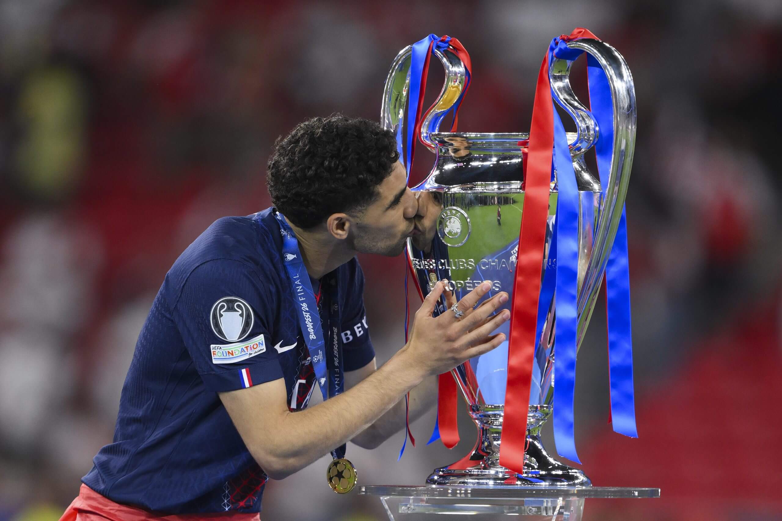 Achraf Hakimi kisses PSG's European Cup