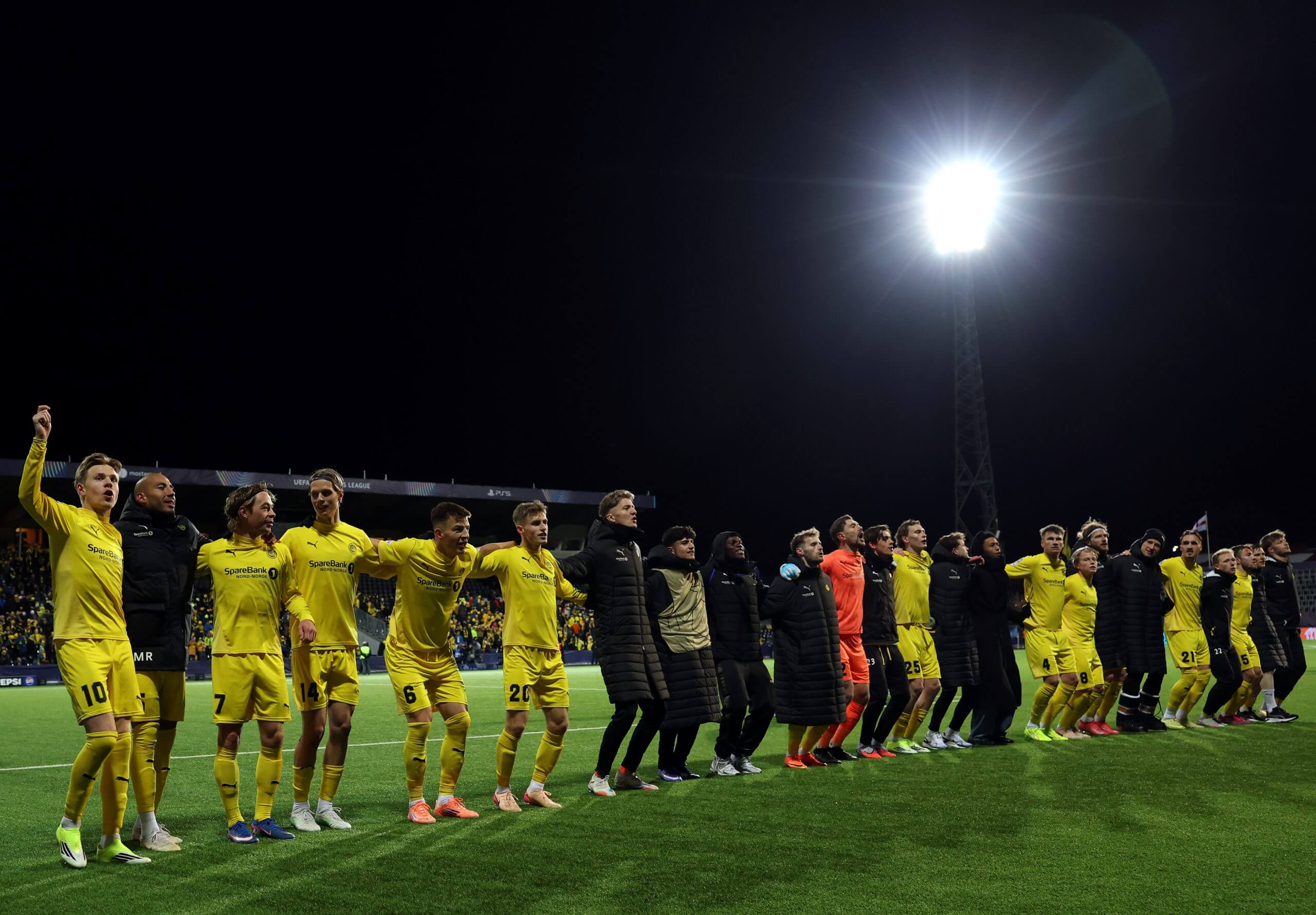Bodo/Glimt celebran la victoria de la Liga de Campeones sobre el Manchester City en enero