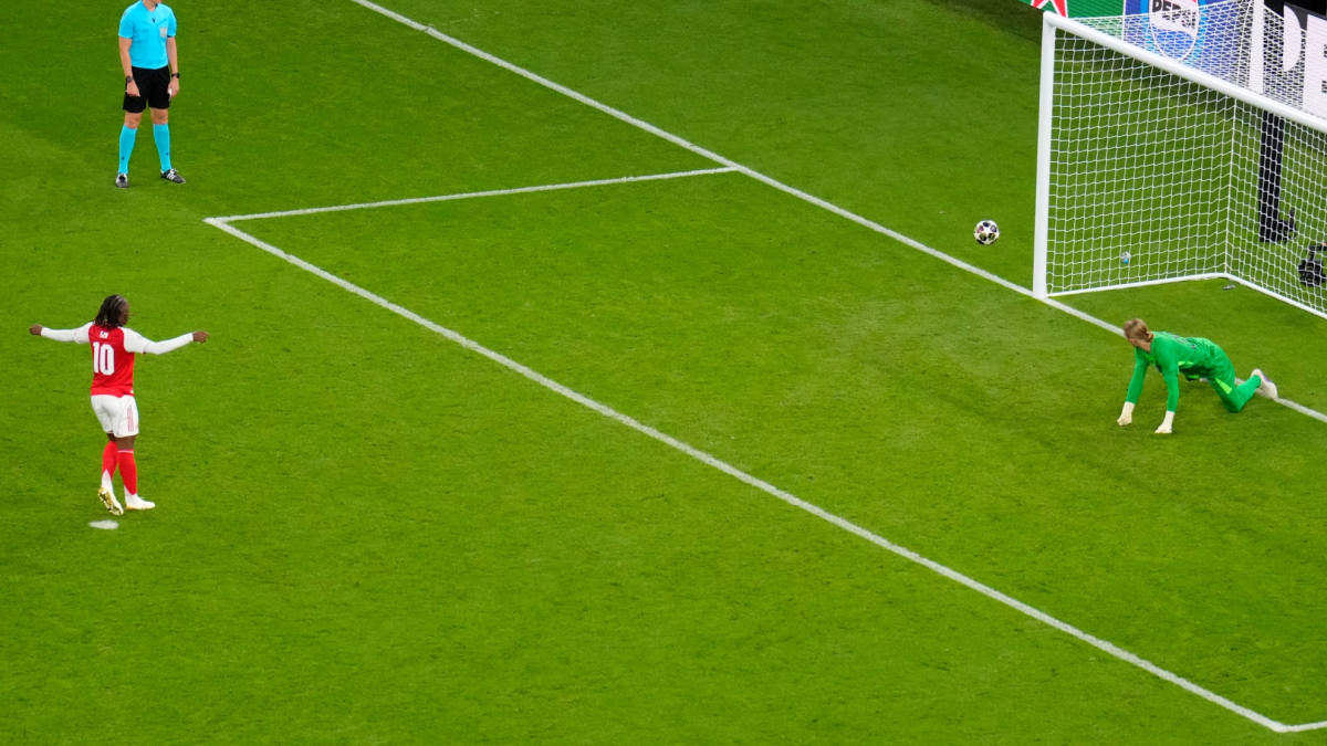 Eze, criticado por no aprender: 'baile fatal' antes del fallo del penalti del Arsenal