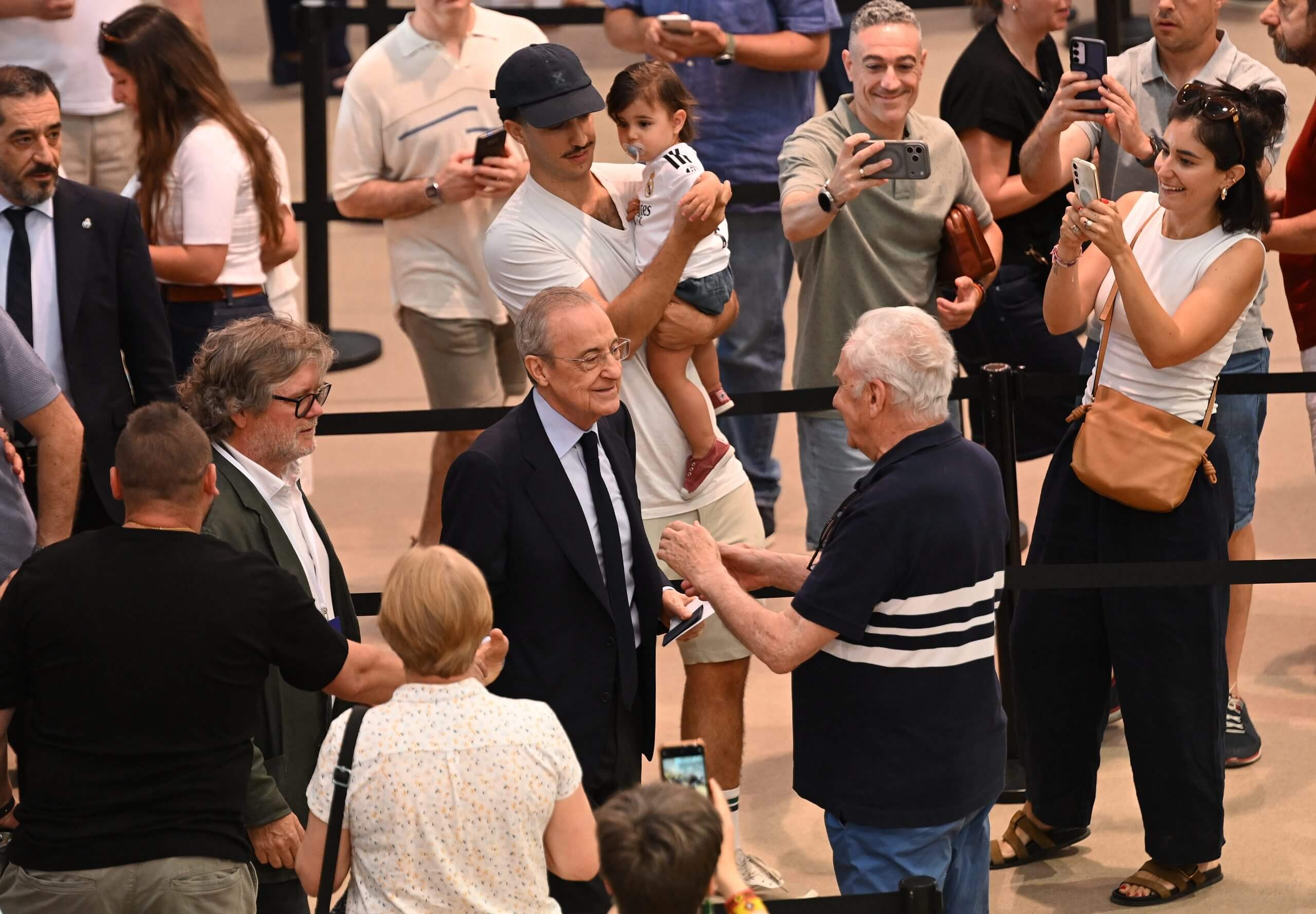 Pérez en el centro de votación el domingo