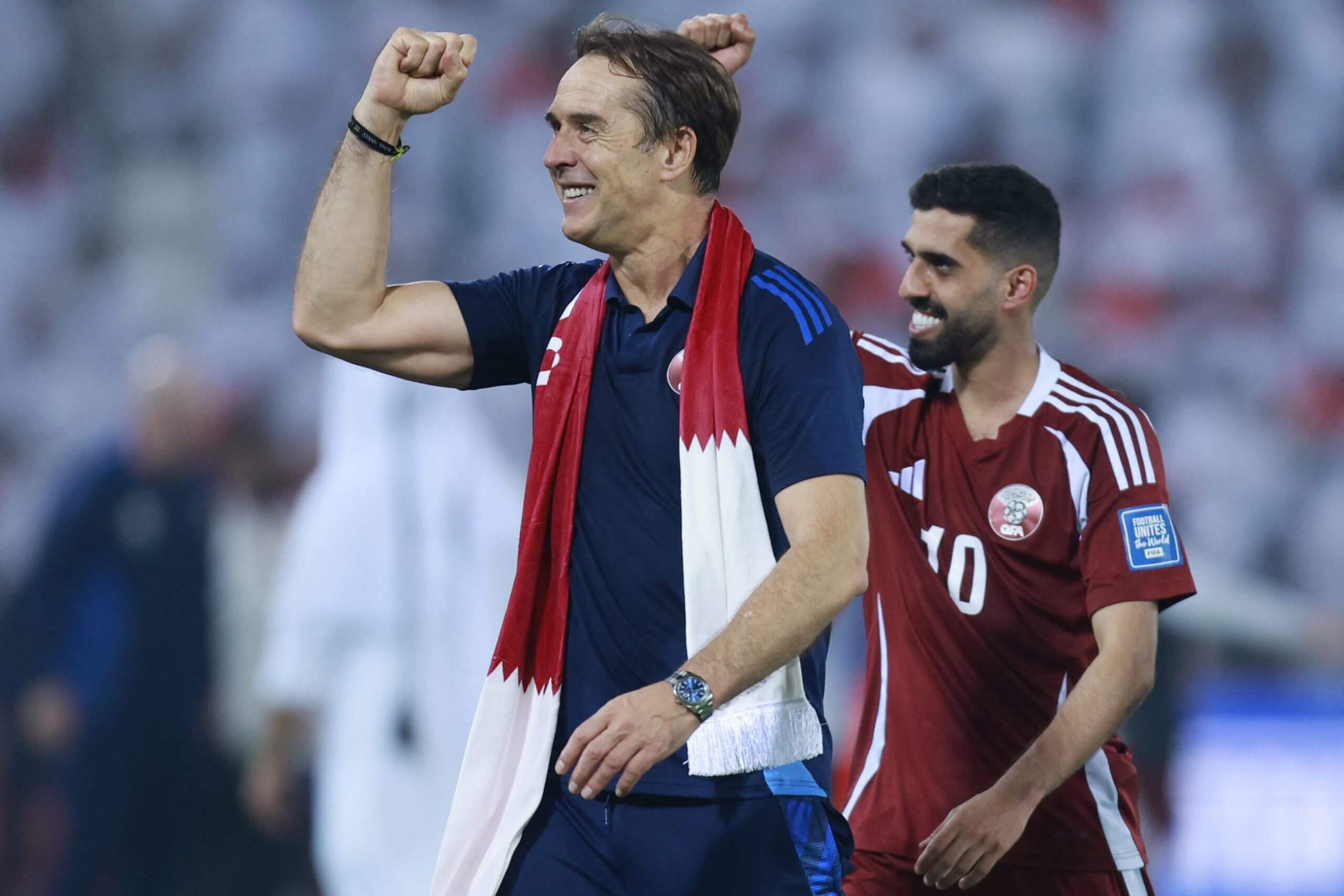 Lopetegui celebra la victoria de Qatar en la clasificación para el Mundial de octubre