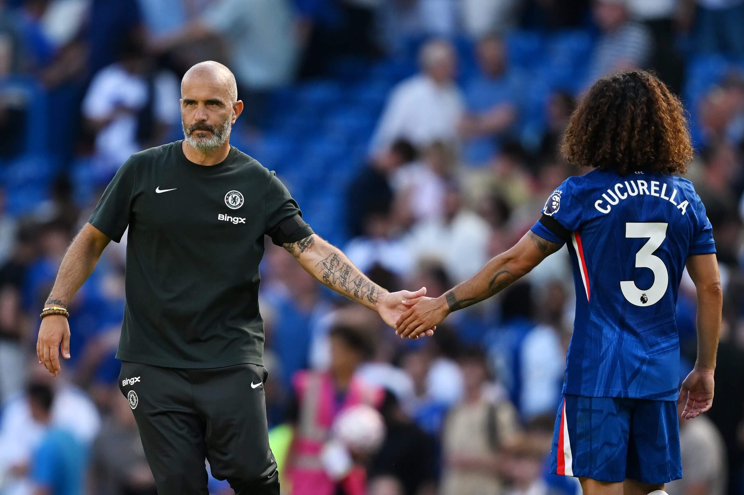 Marc Cucurella afronta un futuro incierto en el Chelsea, con varios clubes interesados ​​en el defensa
