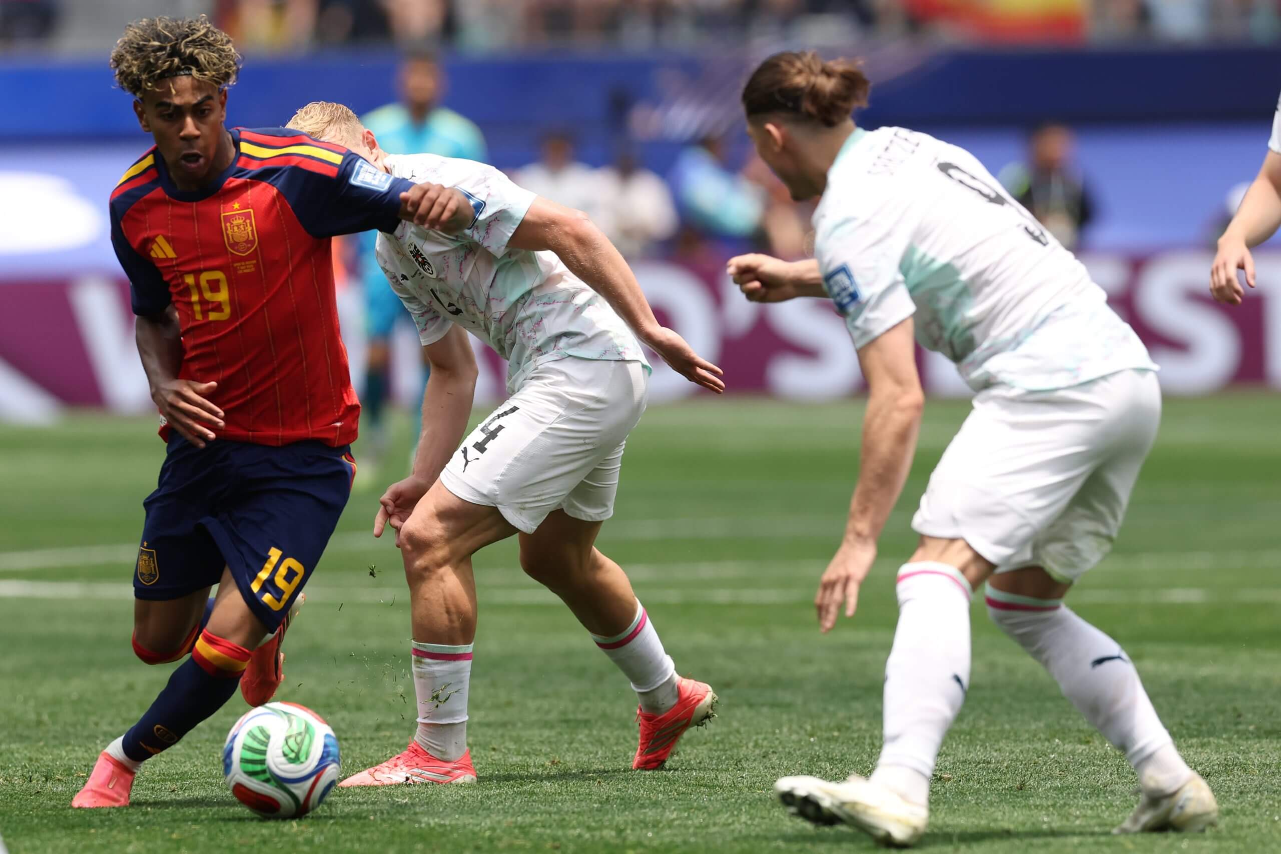 Lamin Yamal regatea contra Austria