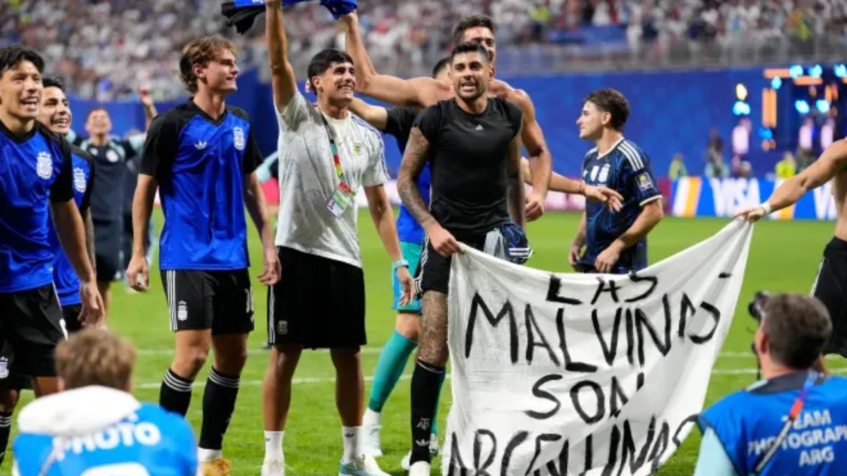 Alexis Mac Allister y Lisandro Martínez temen por su seguridad en Inglaterra tras el triunfo de Argentina en el Mundial