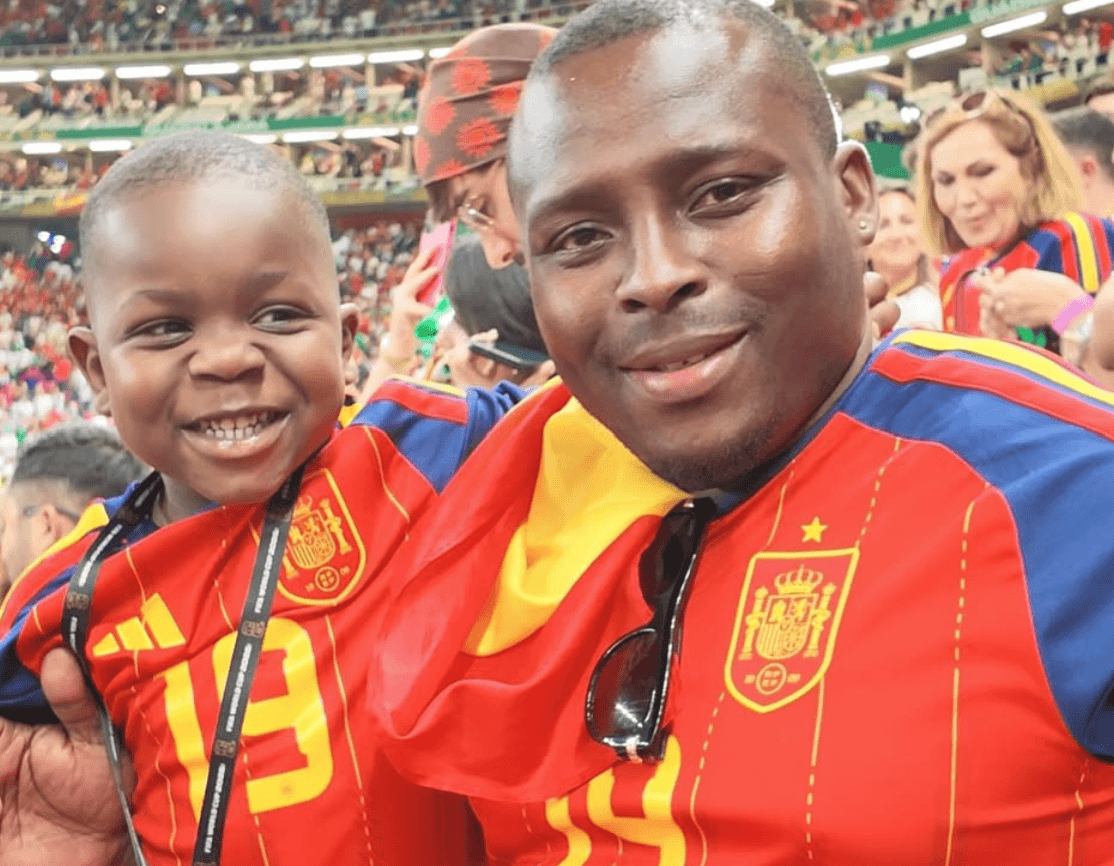 Kane en la foto del partido España-Austria con su padre.