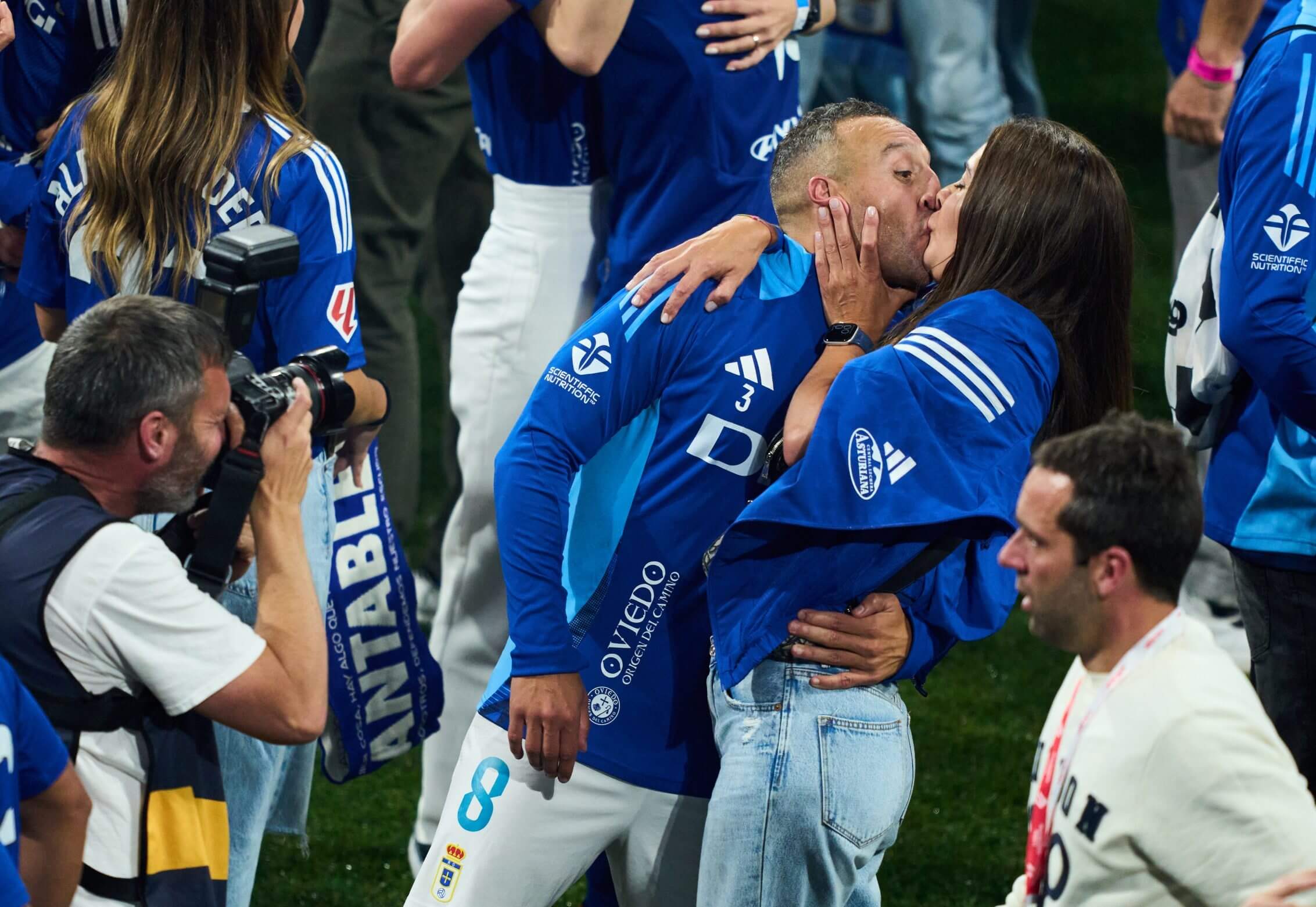 Cazorla tras ayudar al Real Oviedo a conseguir el ascenso en junio de 2025