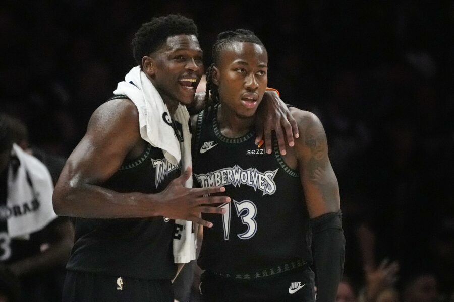 Notas Wolves: Edwards, Ball, Connelly, Propiedad, Expansión