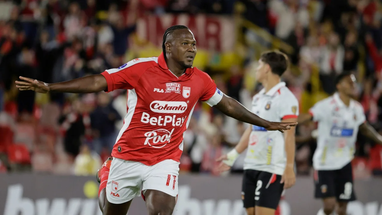 Santa Fe eliminado tras perder 2-0 contra Vasco da Gama en Brasil, polémico gol por lesión.