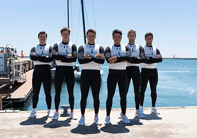 El equipo francés con Florian Trittel y Diego Botín, segundo y tercero a la izquierda.