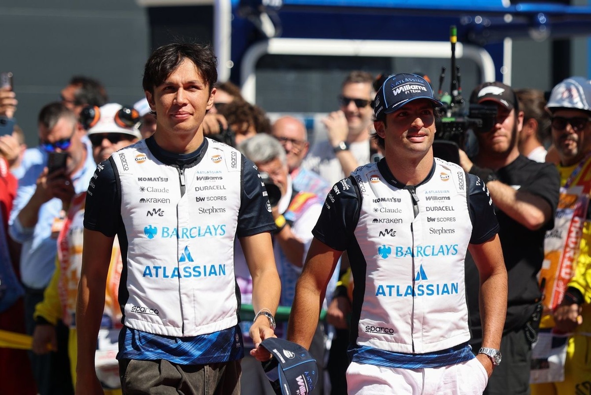 Alex Albon y Carlos Sainz revelan planes de viaje de chicos en la F1