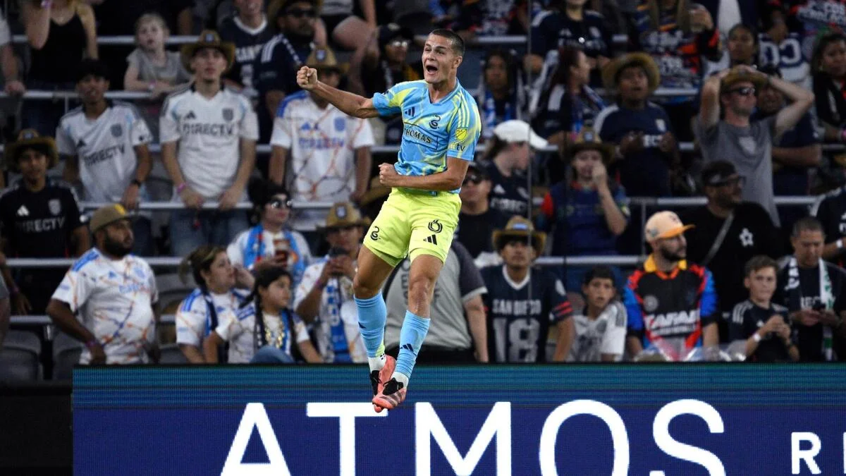 Cavan Sullivan, de 16 años, compite cara a cara con Messi y merece una oportunidad con la USMNT