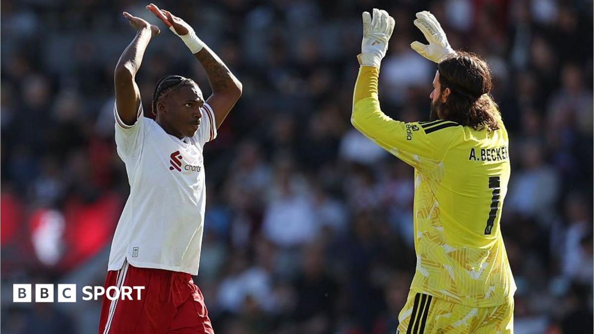 Defensa impresionante respalda sólido comienzo de Iraola en Liverpool