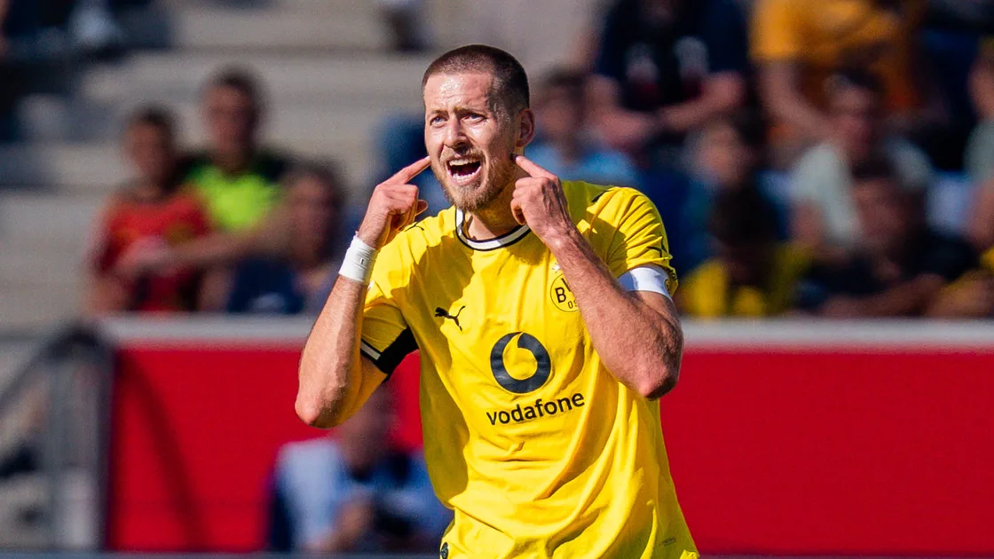 Waldemar Anton: pilar defensivo del Borussia Dortmund que busca su lugar en Alemania