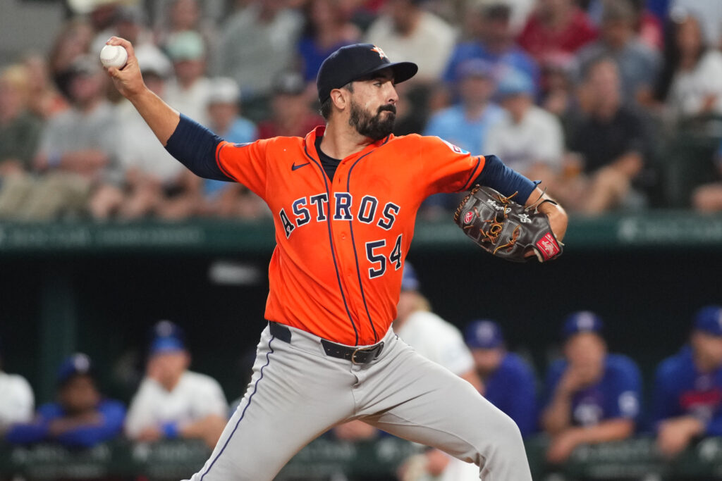 Jason Alexander, lanzador derecho de los Astros, en su uniforme, listo para jugar en el campo de entrenamiento del Triple‑A.