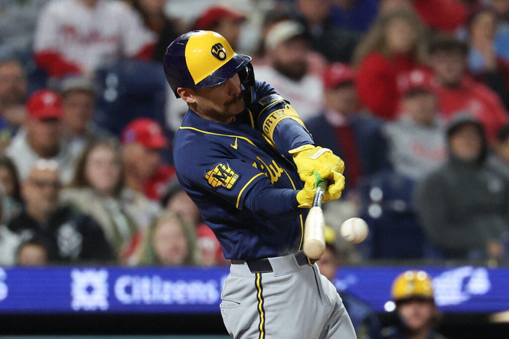 Joey Ortiz de los Brewers sometido a resonancia magnética