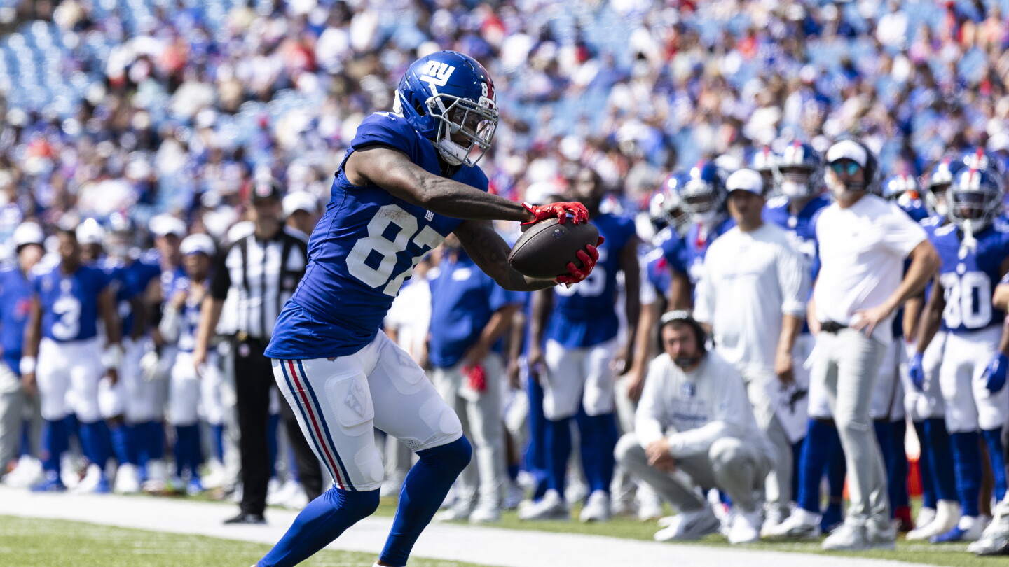 Los Panthers firman al receptor Ihmir Smith‑Marsette para su plantel de práctica.