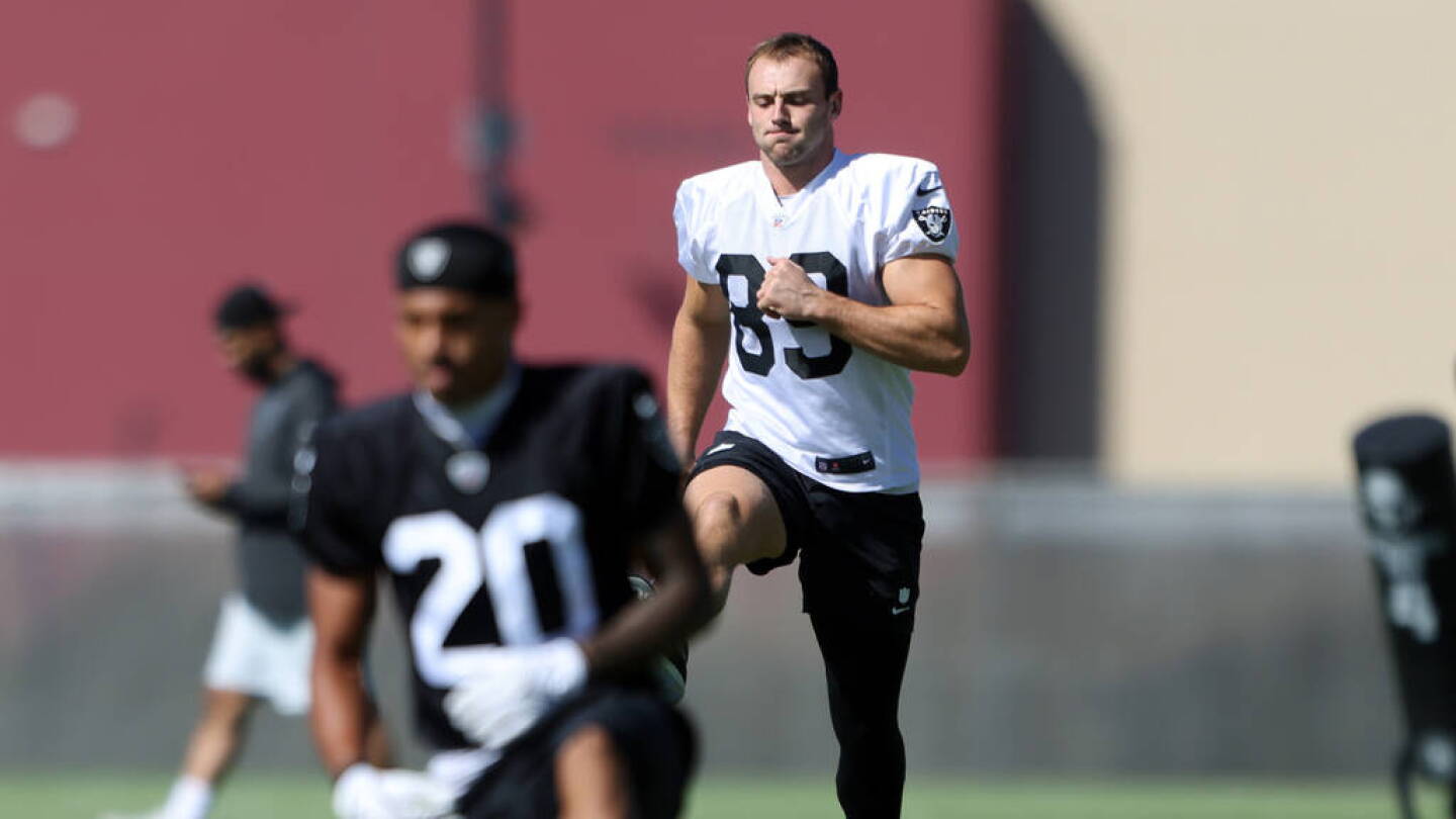 Brock Bowers remains limited on Thursday's injury report