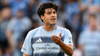 Taylor Calheira del Sporting Kansas City recibe multa del Comité Disciplinario de la MLS.