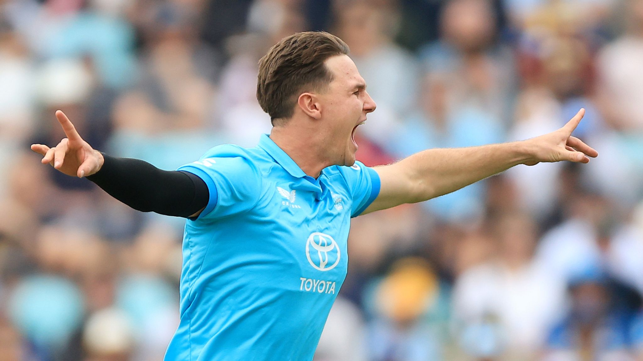 Baker tomó su primera wicket ODI