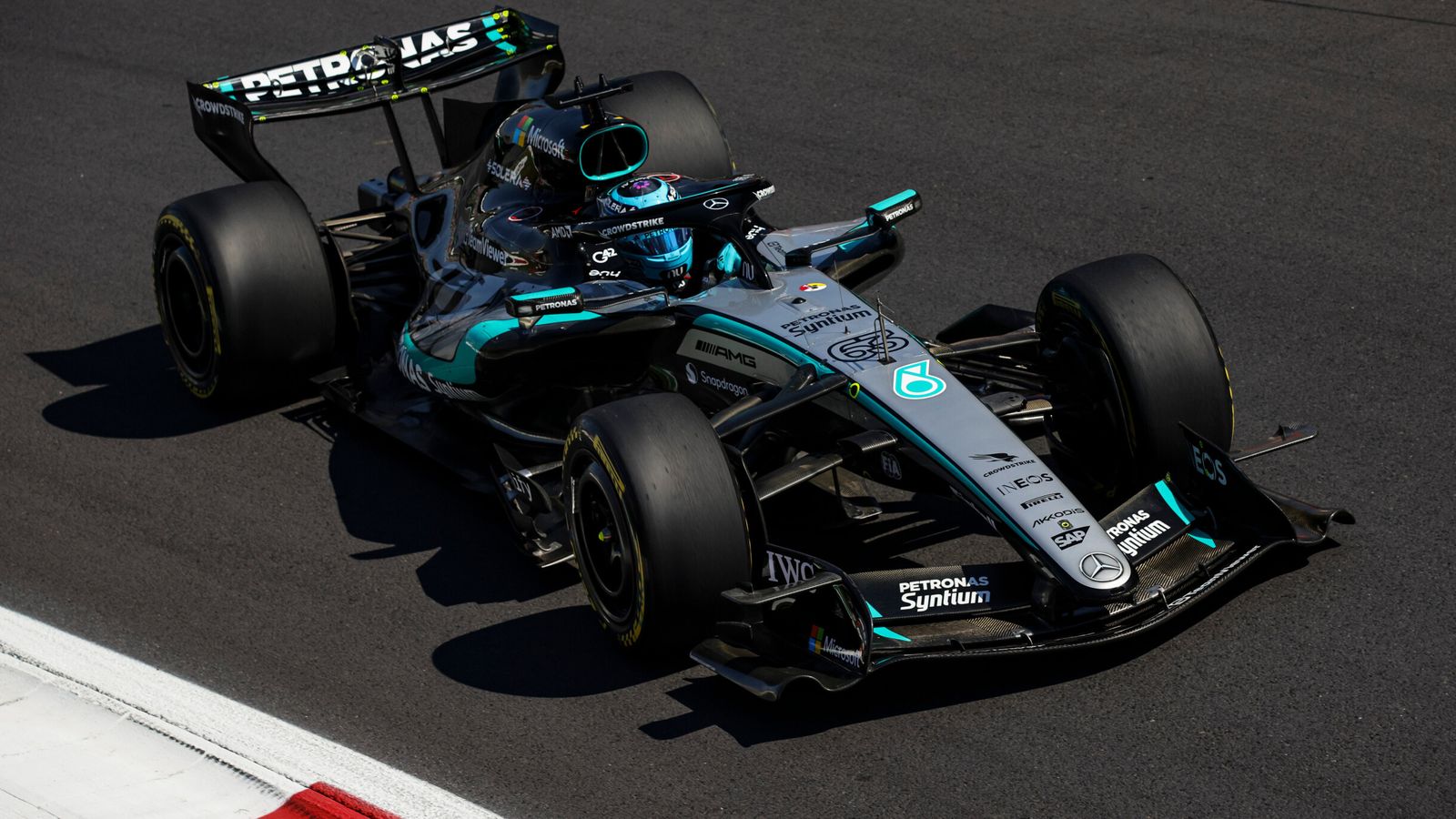 GP de Azerbaiyán: George Russell más rápido en la segunda práctica, delante de Kimi Antonelli, comienzo dominante en Bakú