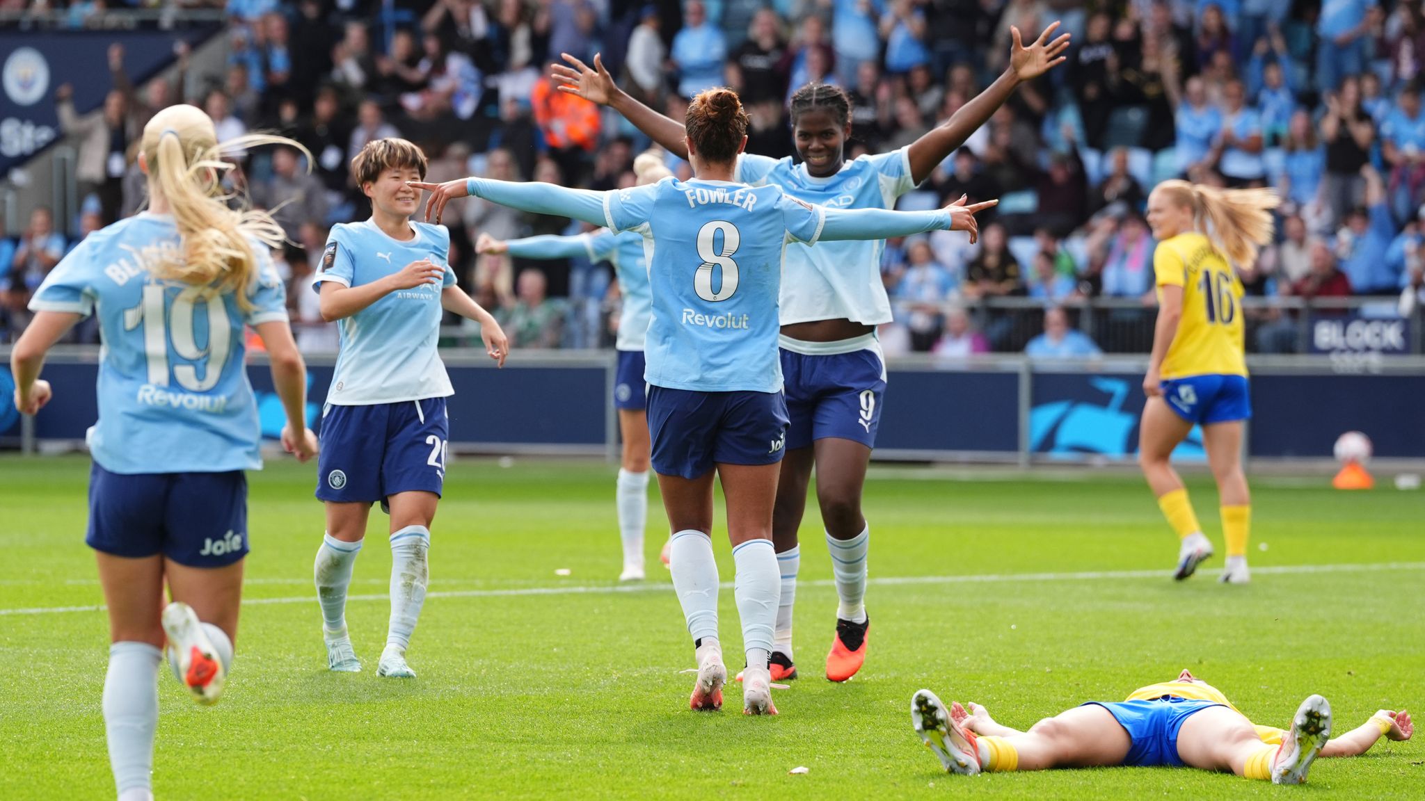 El City venció a Birmingham en la jornada inaugural y también derrotó al Aston Villa